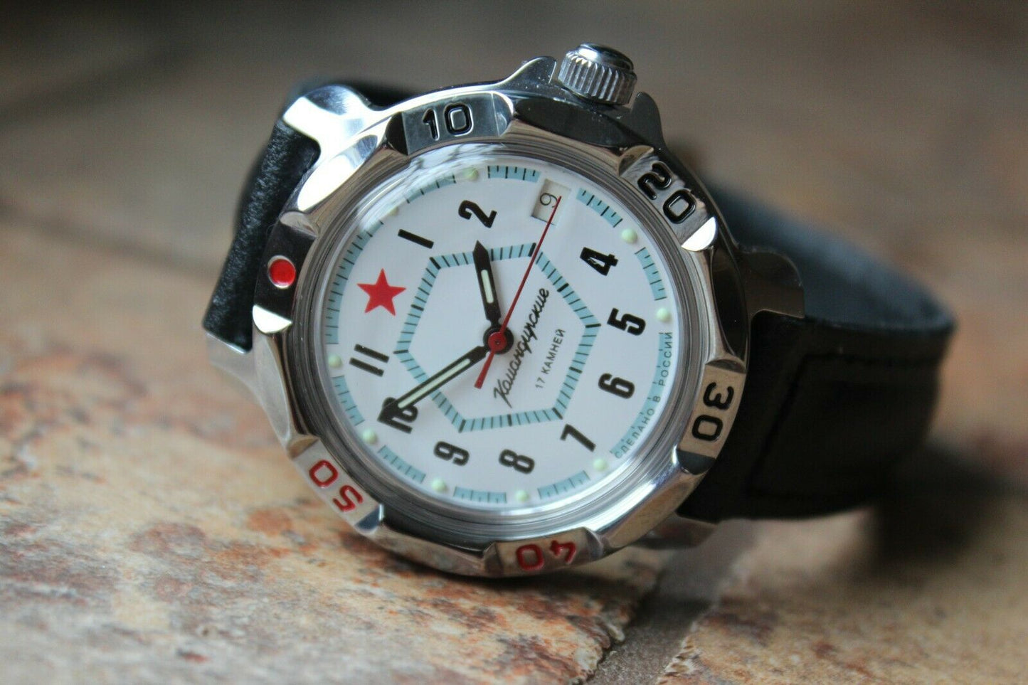Vostok Komandirsky Mechanical Russian Military Wrist Watch Red Star 811719