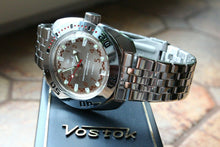 Load image into Gallery viewer, Russian Mechanical Automatic Wrist Watch VOSTOK AMPHIBIAN DIVER 710448
