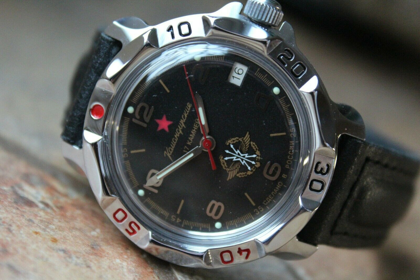Vostok Komandirskie Mechanical Military Russian wrist watch Red Star 811296