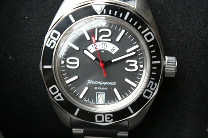 Vostok Komandirsky 030788B Russian Automatic Military Wrist Watch Day Night
