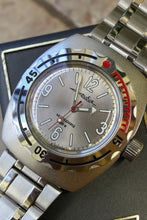 Load image into Gallery viewer, Russian Mechanical Automatic Wrist Watch VOSTOK AMPHIBIAN DIVER 090661
