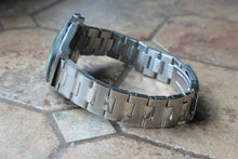 Load image into Gallery viewer, Vostok Amphibian Auto Russian diver wrist watch 060282
