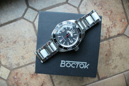 Vostok Komandirsky 030788B Russian Automatic Military Wrist Watch Day Night