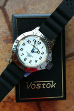 Load image into Gallery viewer, Russian Mechanical Automatic Wrist Watch VOSTOK AMPHIBIAN DIVER 120813
