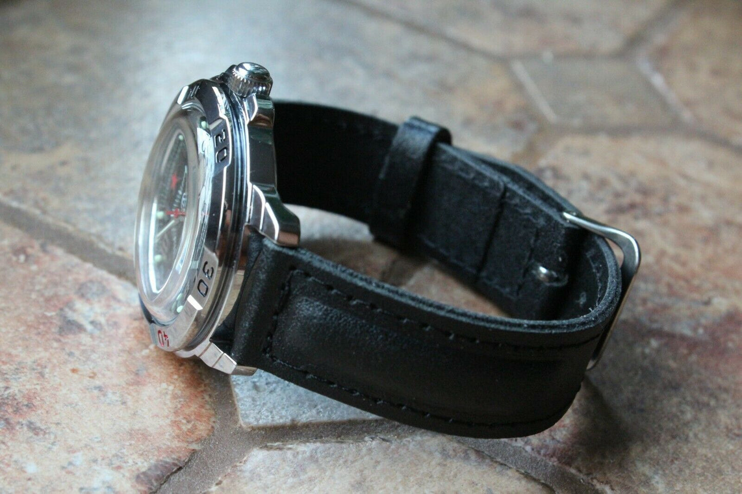 Vostok Komandirsky 431744 Russian Military Mechanical Wrist Watch Red Star
