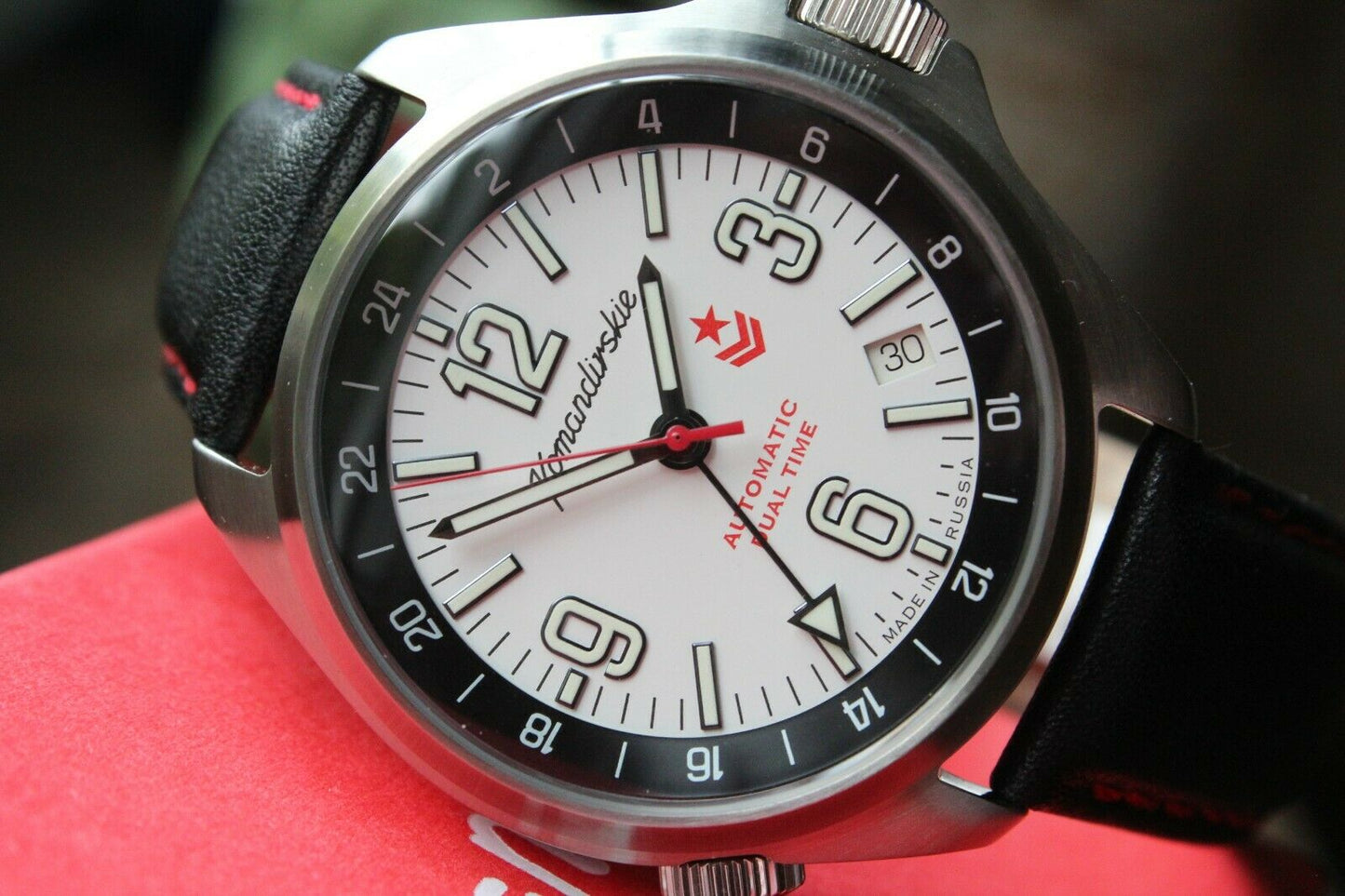 Vostok Komandirsky Russian men's K-34 Military wrist watch NEW 470767