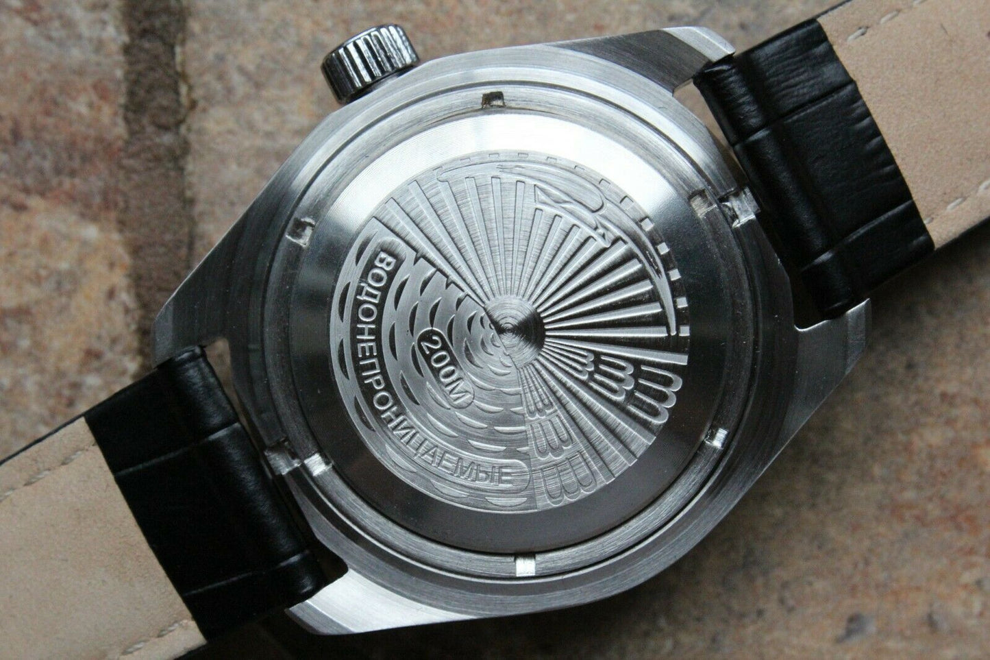 Vostok Komandirsky 030786 Russian Mechanical Automatic Military Wrist Watch Red