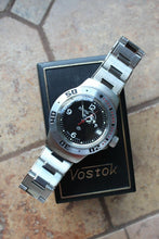 Load image into Gallery viewer, Vostok Amphibian Russian diver wrist watch 060634
