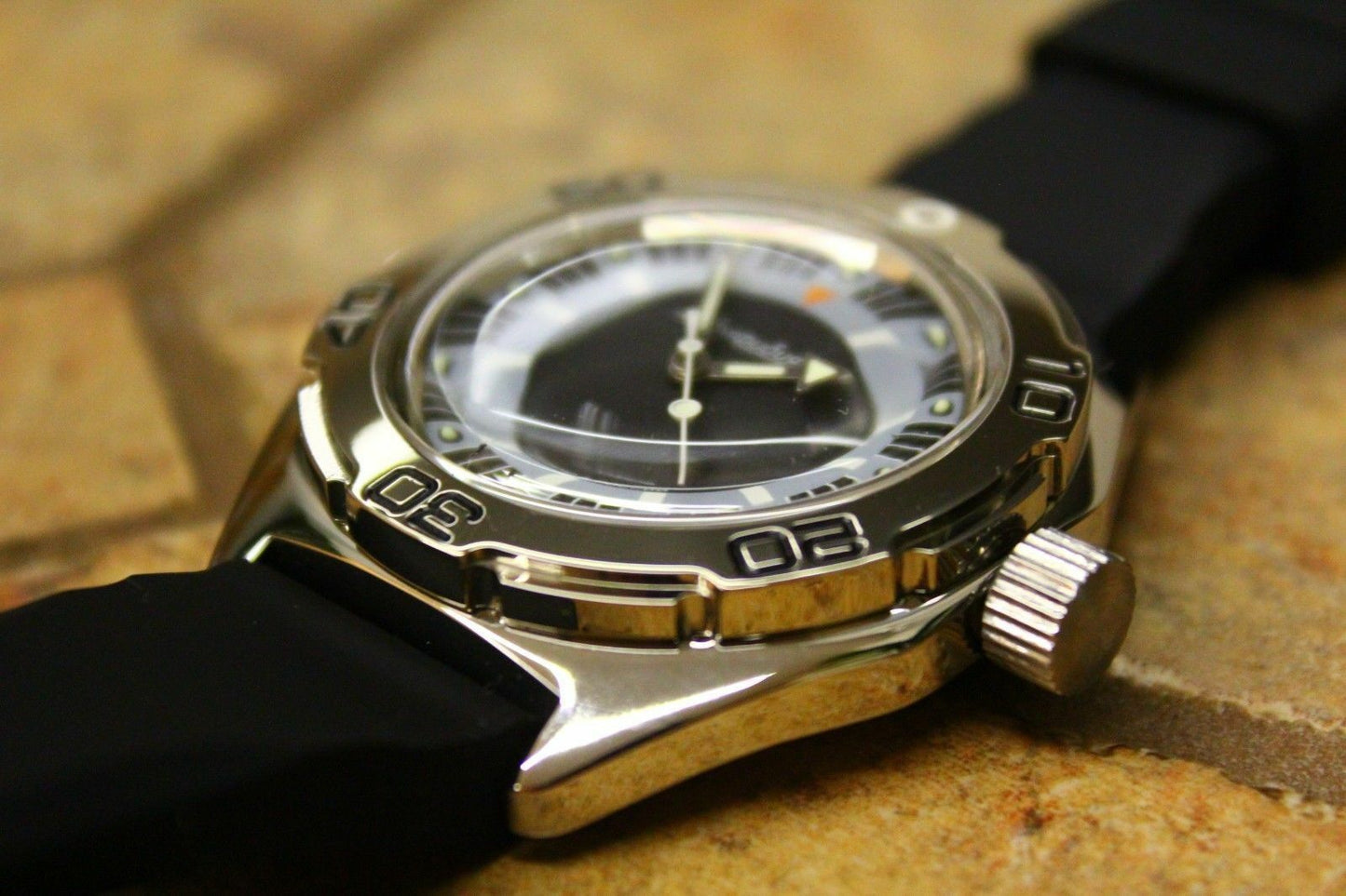 Russian Mechanical Automatic Wrist Watch VOSTOK AMPHIBIAN DIVER 670927