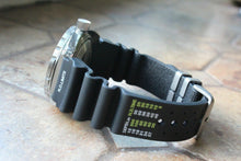 Load image into Gallery viewer, Russian Automatic Wrist Watch VOSTOK AMPHIBIAN DIVER Rubber Band 150367-R1
