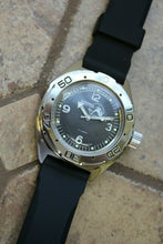 Load image into Gallery viewer, Russian Mechanical Automatic Wrist Watch VOSTOK AMPHIBIAN DIVER 670919
