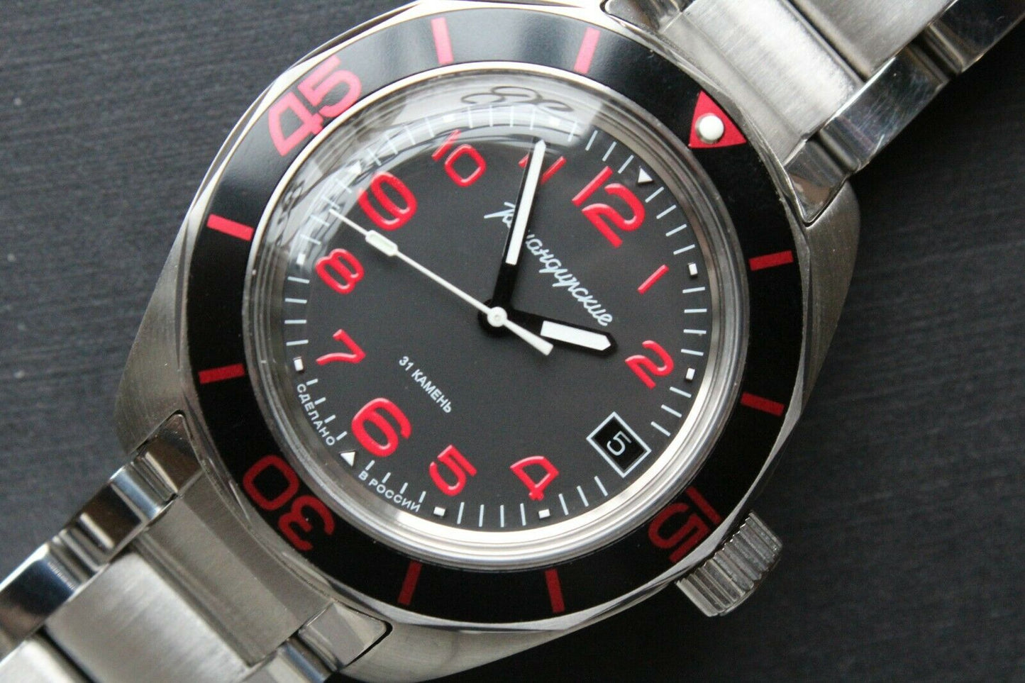 Vostok Komandirsky 030786B Russian Mechanical Automatic Military Wrist Watch Red