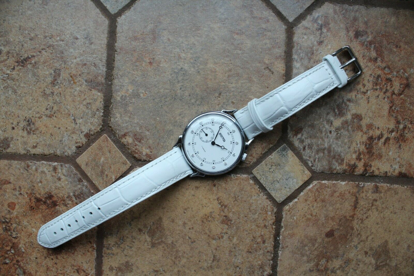 Vostok Women's Russian Mechanical Hand Winding Wrist watch 581593