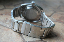 Load image into Gallery viewer, Russian Mechanical Automatic Wrist Watch VOSTOK AMPHIBIAN DIVER 090346

