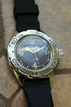 Load image into Gallery viewer, Russian Mechanical Automatic Wrist Watch VOSTOK AMPHIBIAN DIVER 670919
