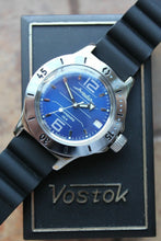 Load image into Gallery viewer, Russian Mechanical Automatic Wrist Watch VOSTOK AMPHIBIAN DIVER 120696
