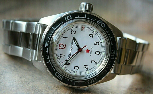 Vostok Komandirsky 020712 Mechanical Automatic Military Wrist Watch Red Star