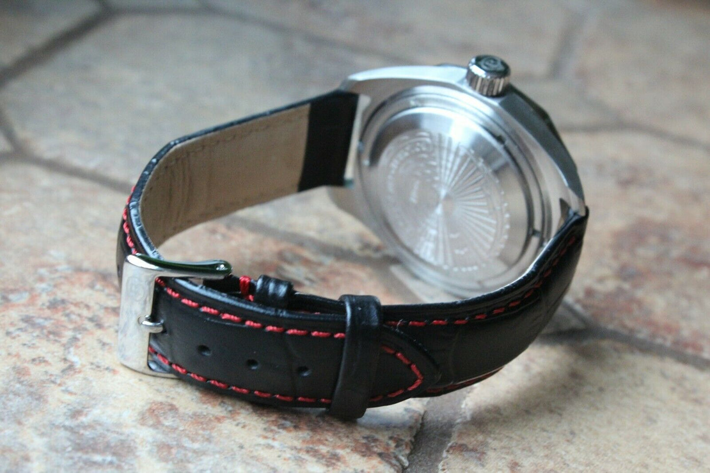 Vostok Komandirsky 030786 Russian Mechanical Automatic Military Wrist Watch Red