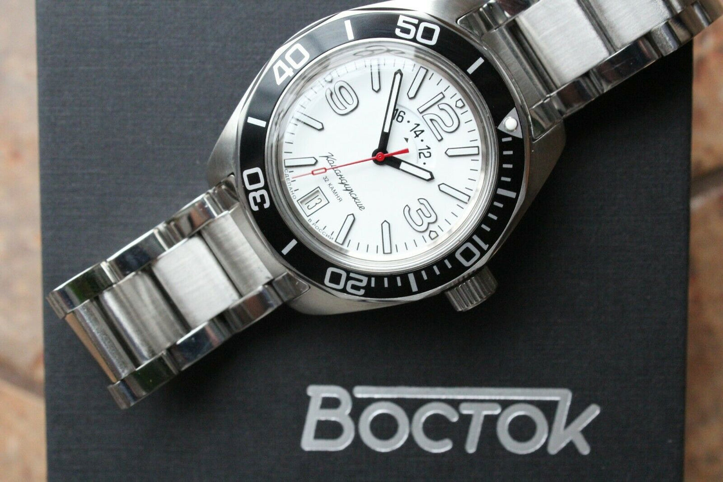 Vostok Komandirsky 030789B Russian Automatic Military Wrist Watch Day Night
