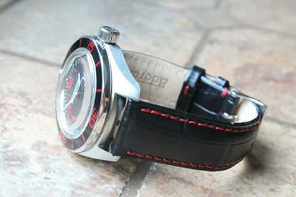Vostok Komandirsky 030786 Russian Mechanical Automatic Military Wrist Watch Red