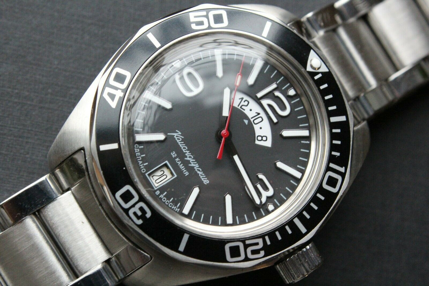 Vostok Komandirsky 030788B Russian Automatic Military Wrist Watch Day Night