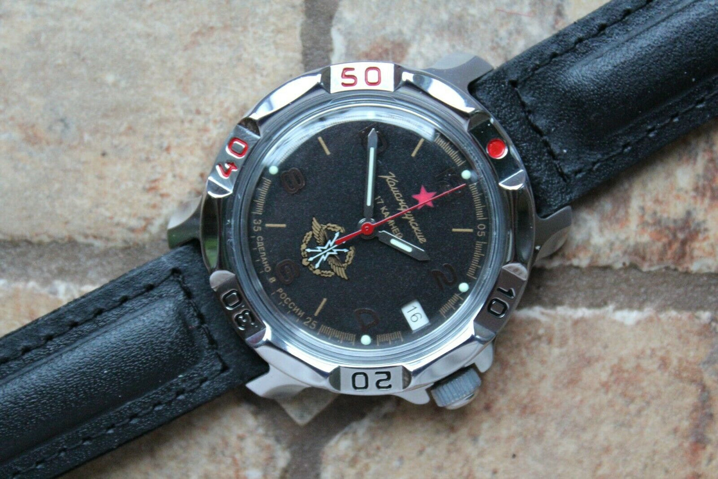 Vostok Komandirskie Mechanical Military Russian wrist watch Red Star 811296