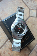 Load image into Gallery viewer, Vostok Amphibian Russian diver wrist watch 060634
